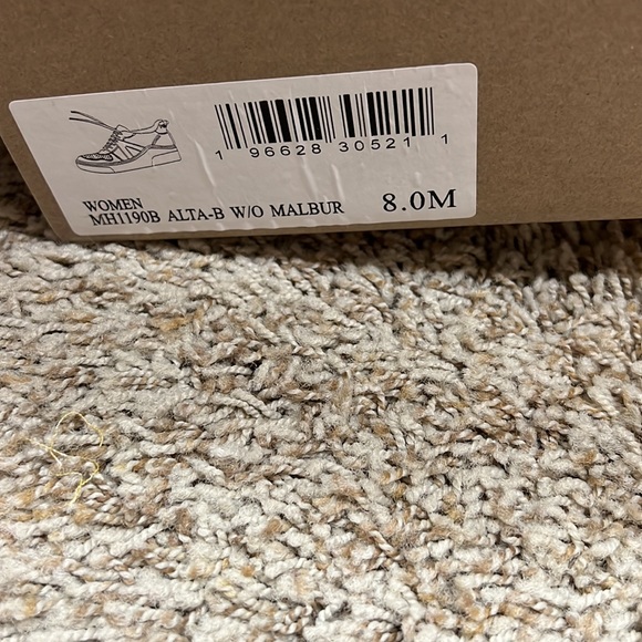 Shoes - Picture 5 of 5